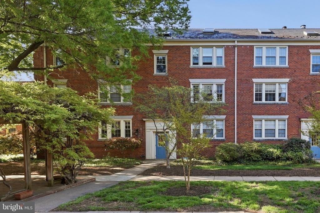 525 Bashford Lane - Photo 1
