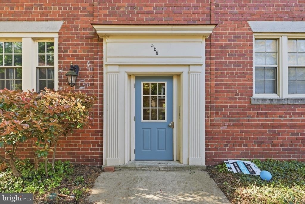 525 Bashford Lane - Photo 2