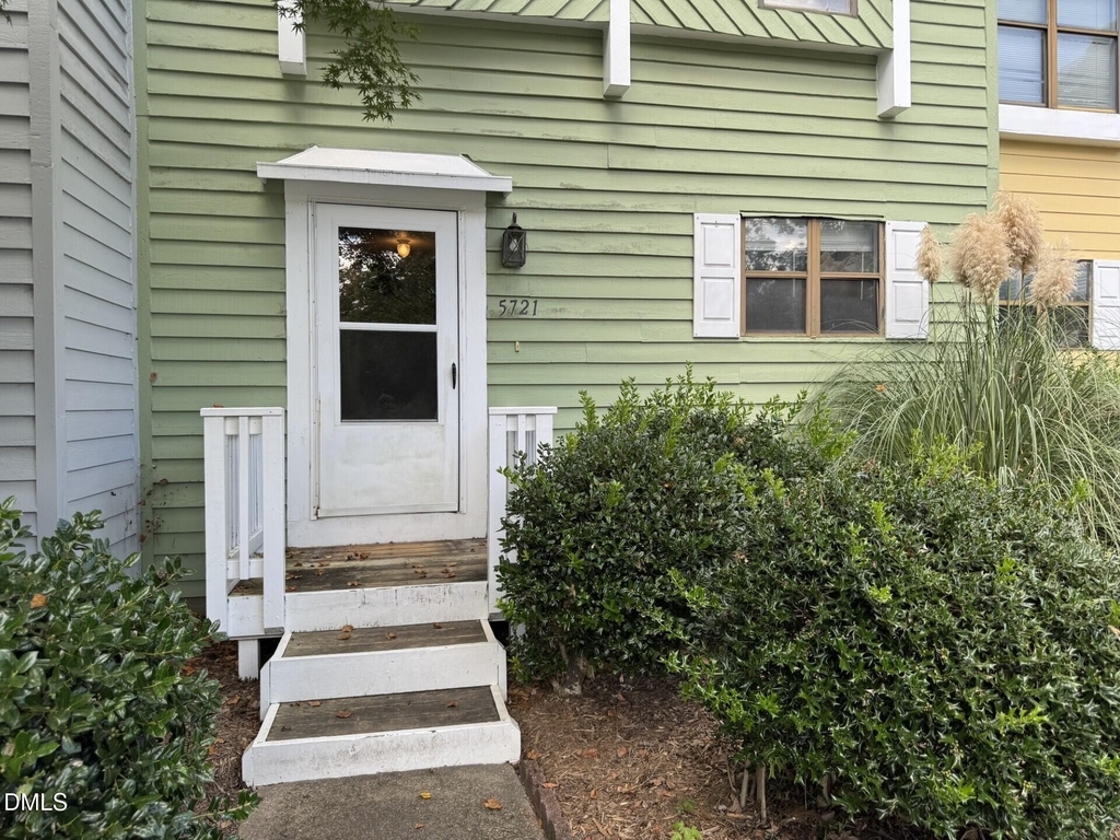 5721 Pool Side Drive - Photo 1