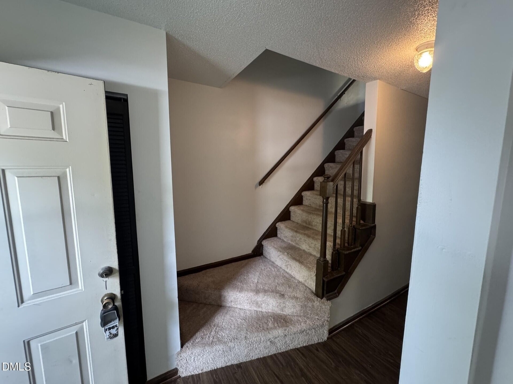 5721 Pool Side Drive - Photo 8