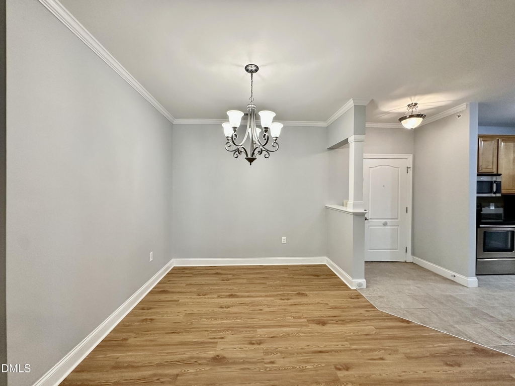 2810 Bedford Green Avenue - Photo 9