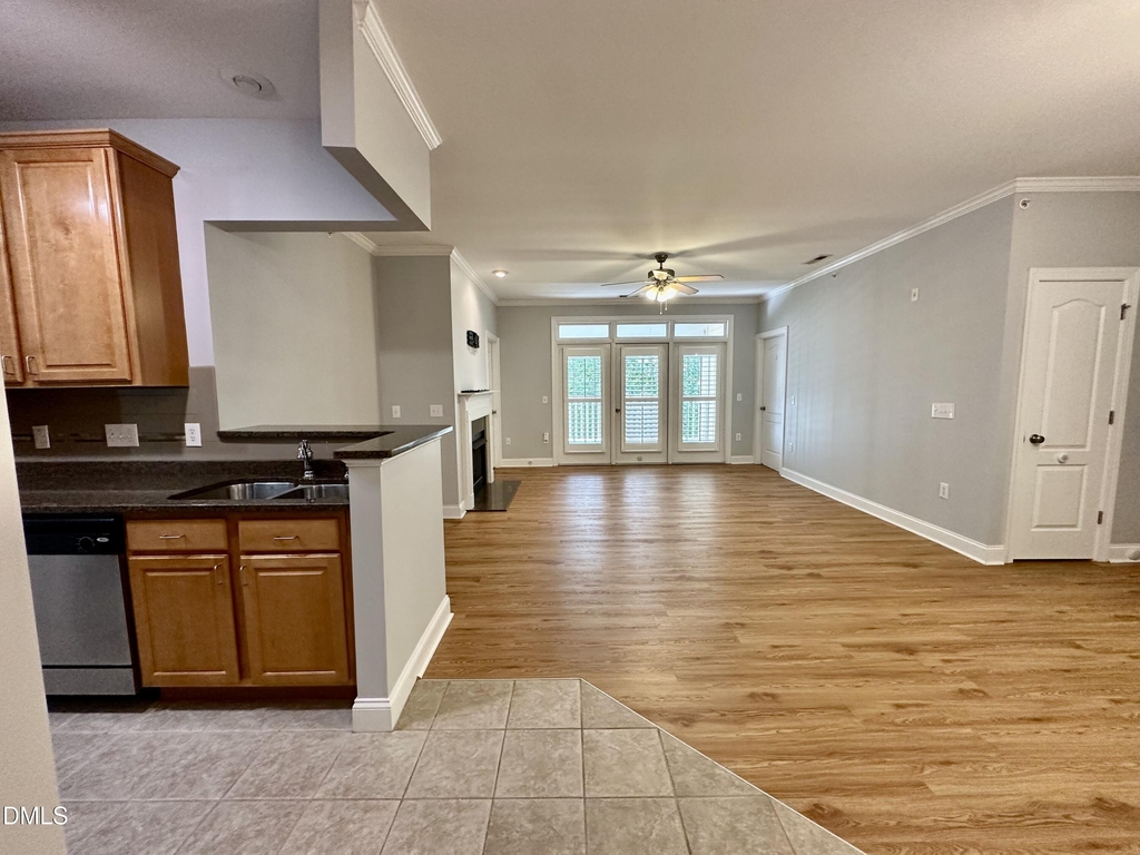 2810 Bedford Green Avenue - Photo 3
