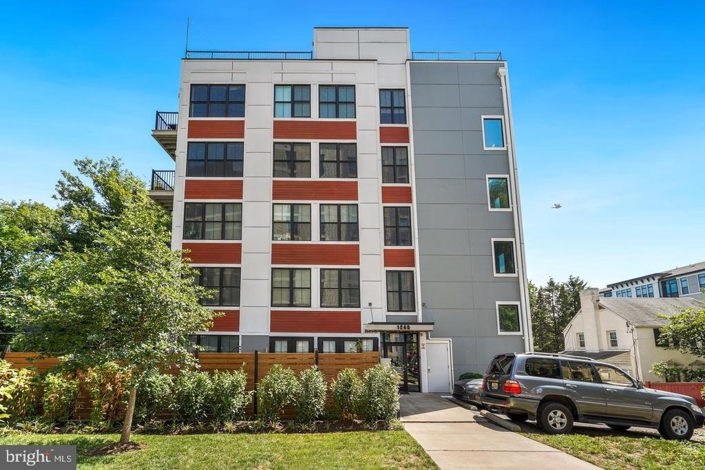 1245 N Pierce Street - Photo 0