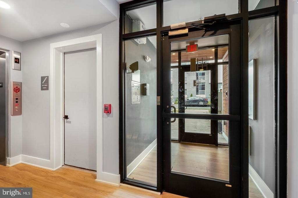 1245 N Pierce Street - Photo 3