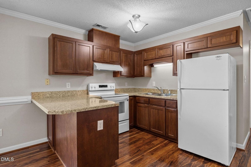145 S Patterson Street - Photo 7