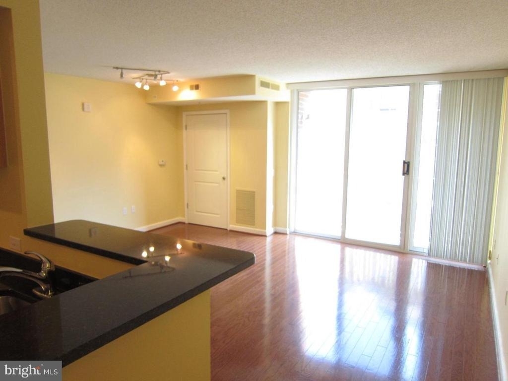 880 N Pollard Street - Photo 2