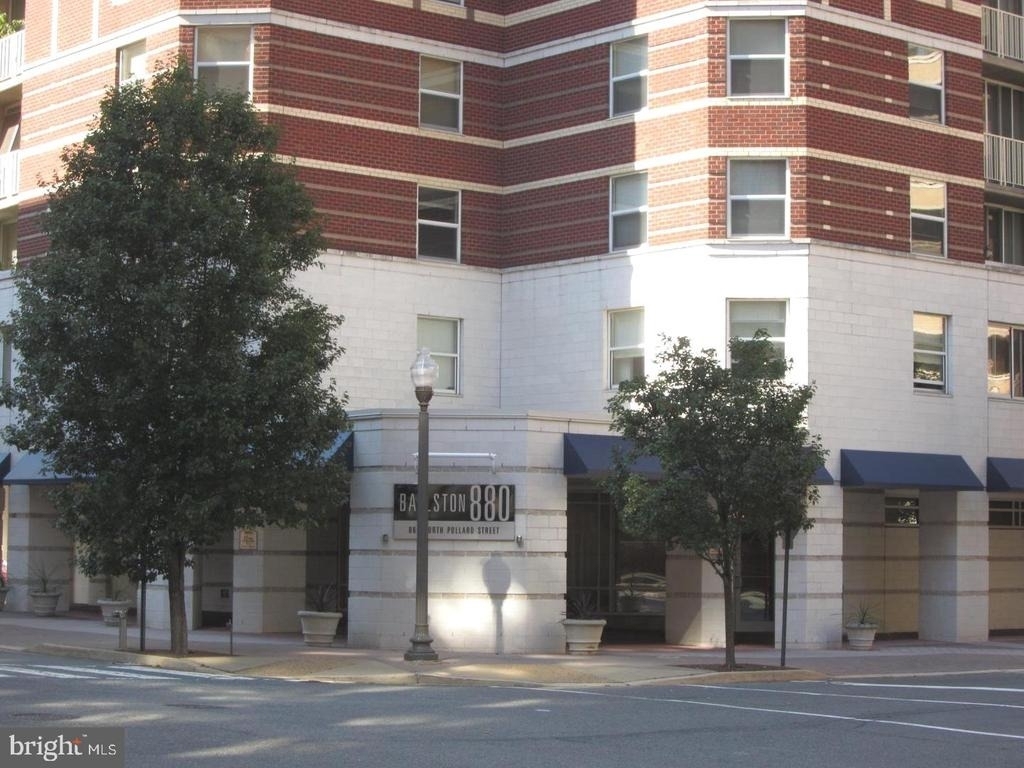 880 N Pollard Street - Photo 1
