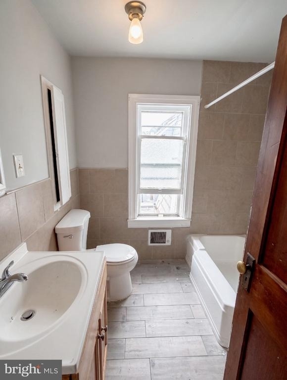 308 E King Street - Photo 8