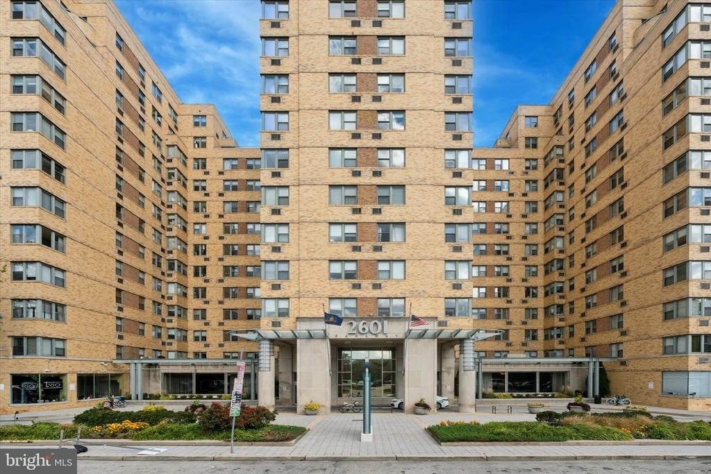 2601 Pennsylvania Avenue - Photo 0