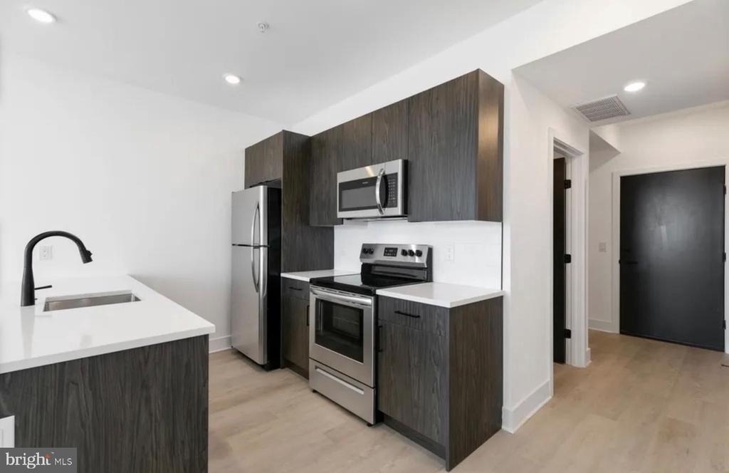 3045 Richmond Street - Photo 18