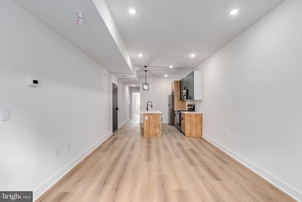 1224 W Silver Street - Photo 9