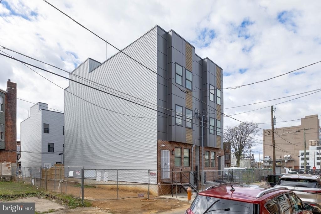 1224 W Silver Street - Photo 10