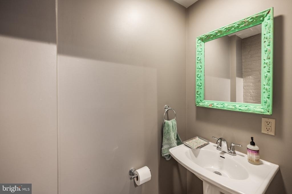 1636 E Wilt Street - Photo 9