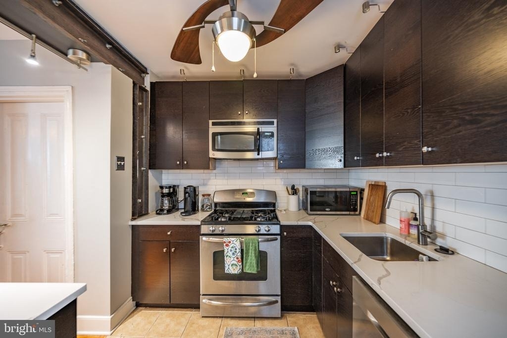 1636 E Wilt Street - Photo 3