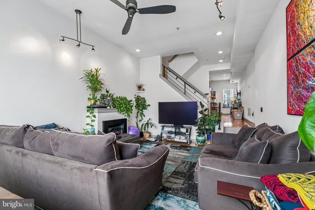 2311 E Gordon Street - Photo 1