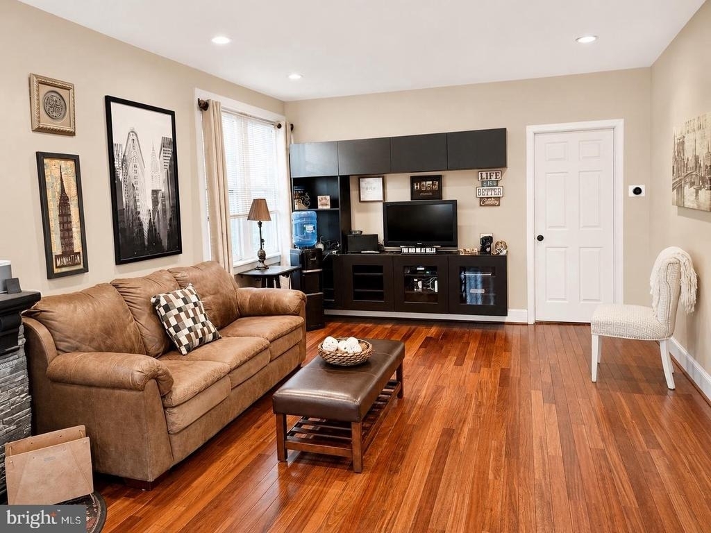 25 E Germantown Pike - Photo 11