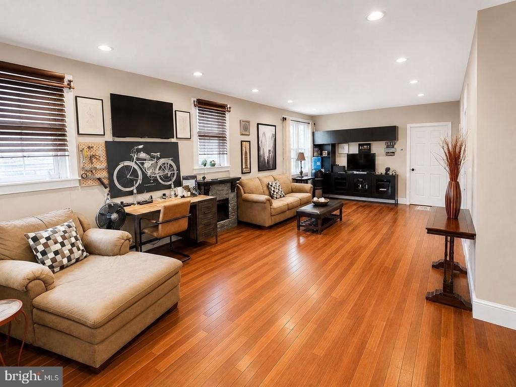 25 E Germantown Pike - Photo 8