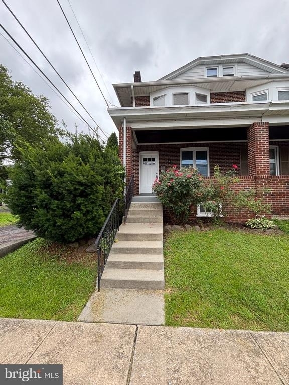 70 S Mount Vernon Street - Photo 2