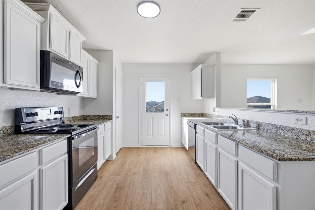 1013 Woodward Court Ct - Photo 8