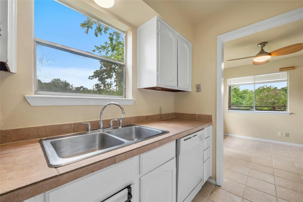 2316 Montclaire St - Photo 17