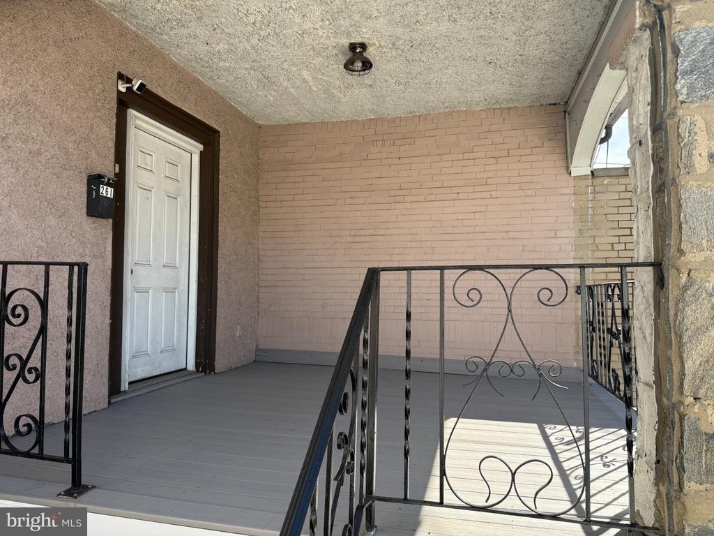 261 Long Lane - Photo 0