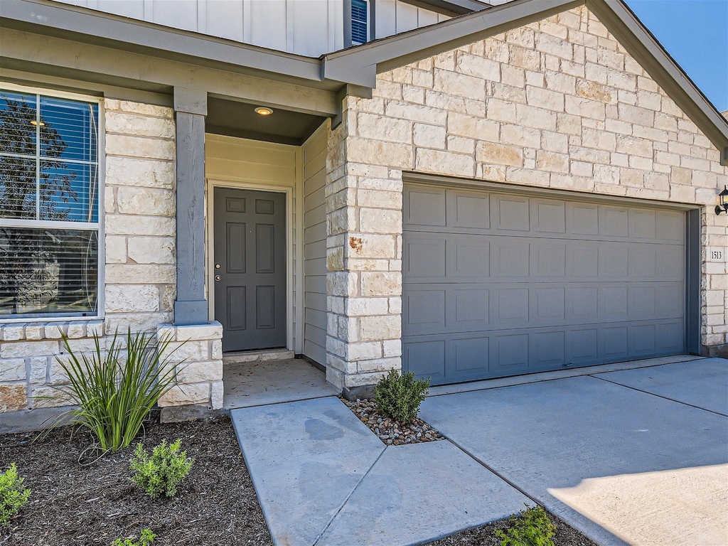 1513 Hope Ranch Rd - Photo 2
