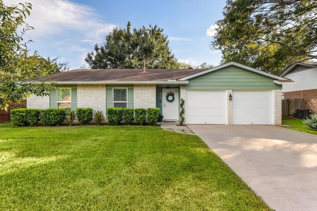 2505 Broken Oak Dr - Photo 1