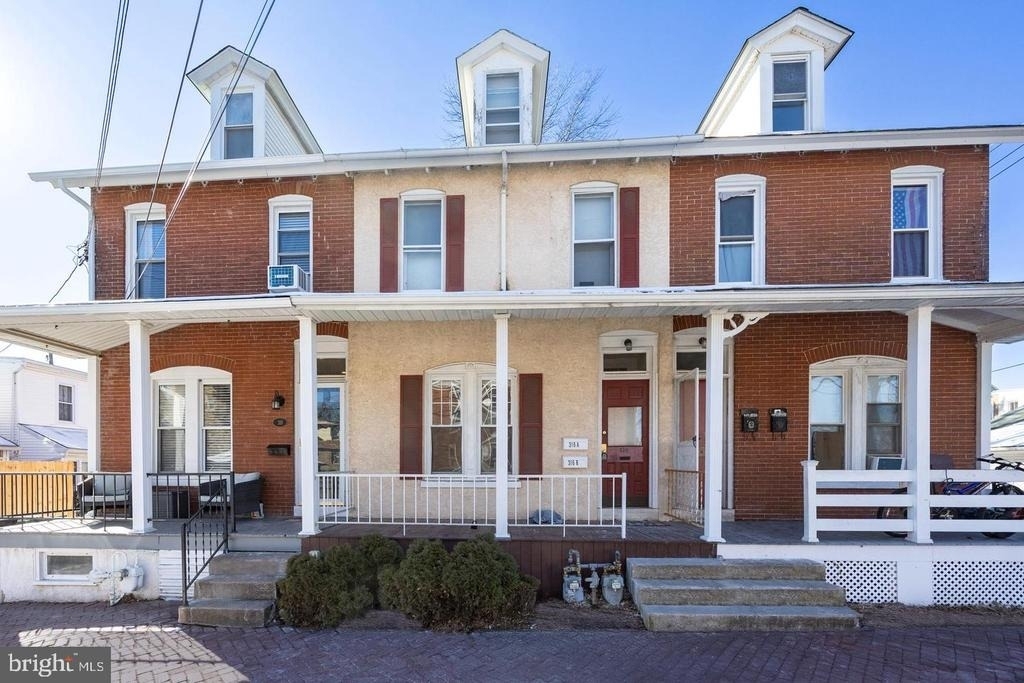 316 Lincoln Avenue - Photo 1
