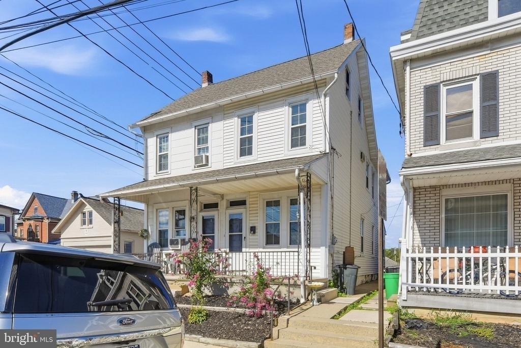 32 N Wyomissing Avenue - Photo 2