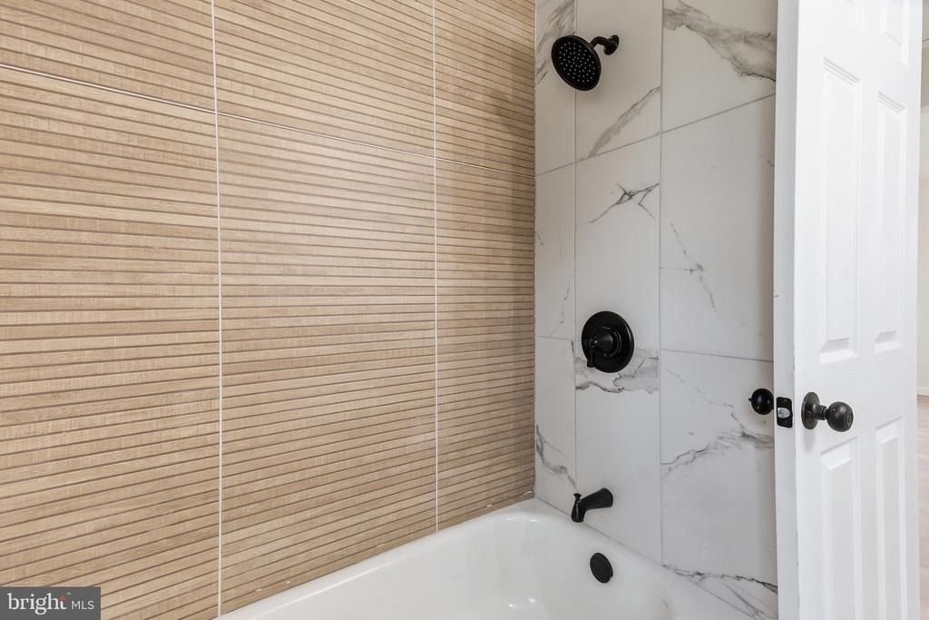 10 E Dartmouth Road - Photo 11