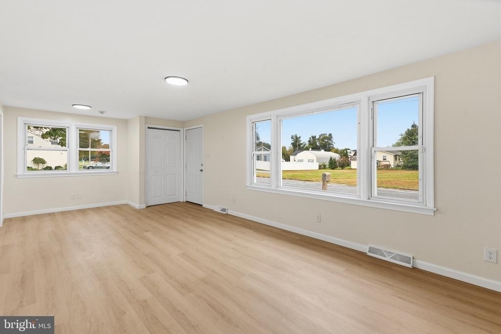 10 E Dartmouth Road - Photo 5