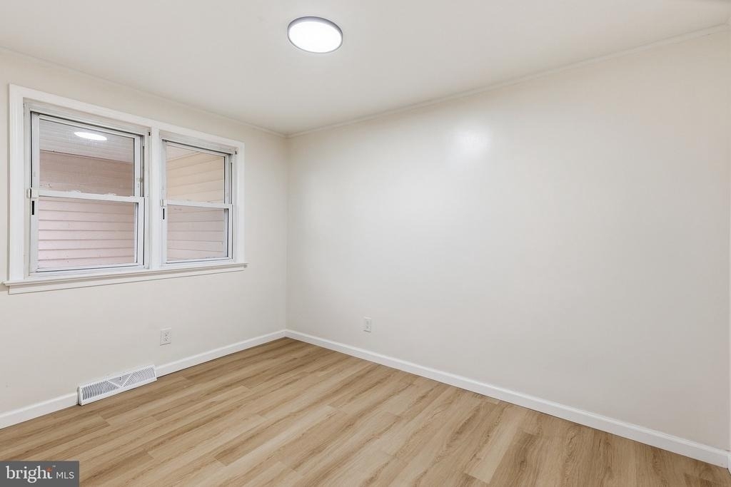10 E Dartmouth Road - Photo 9