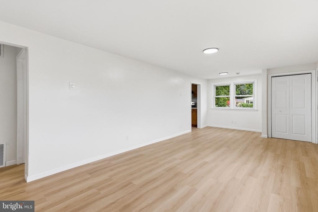 10 E Dartmouth Road - Photo 6