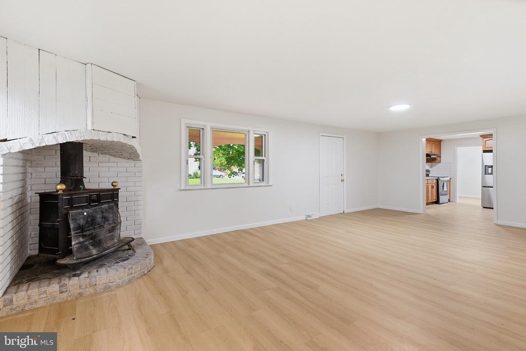 10 E Dartmouth Road - Photo 3
