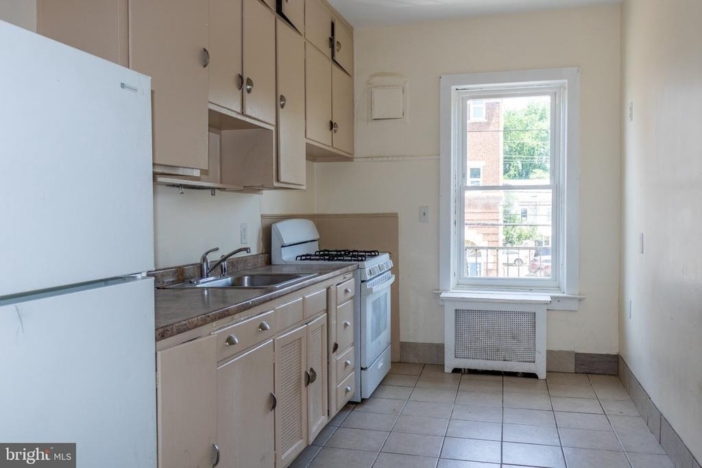 984 S Broad Street - Photo 13