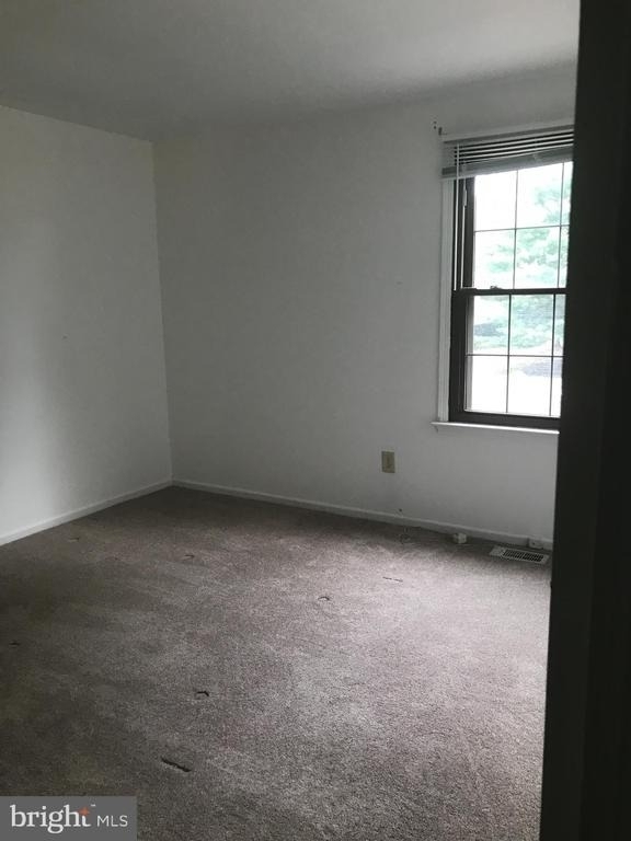 345 Brookdale Boulevard - Photo 11