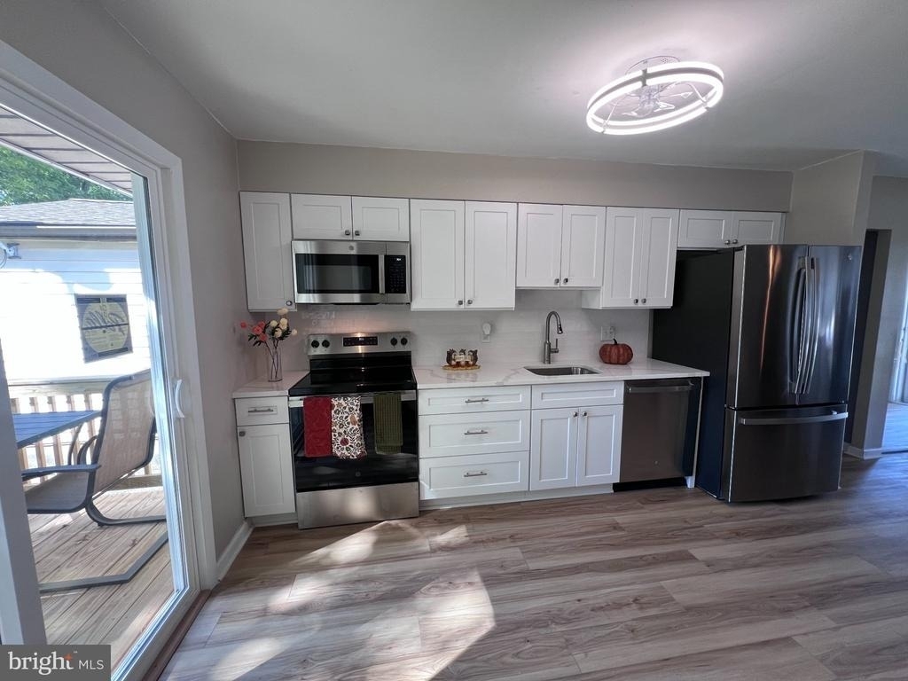 518 Carver Court - Photo 2