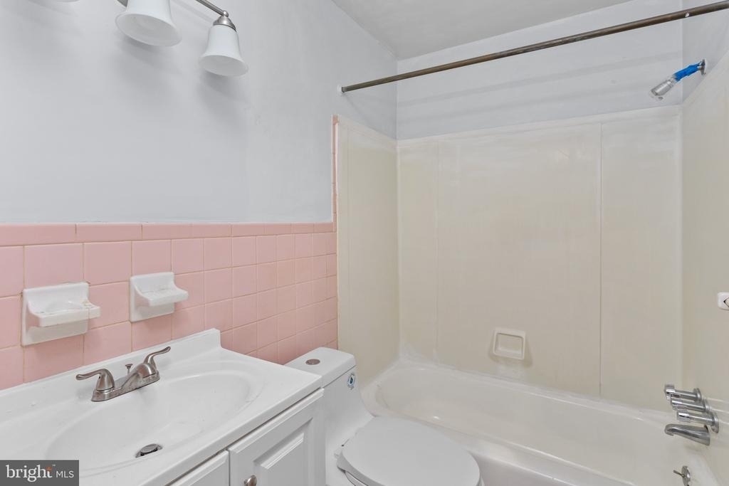 106 Newton Avenue N - Photo 10