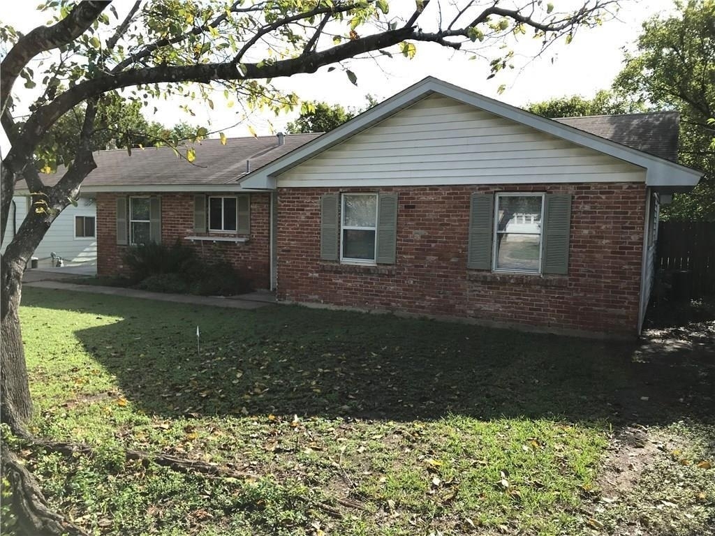 7513 East Crest Dr - Photo 1
