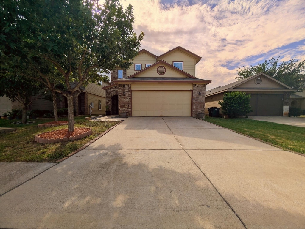 3508 Wickham Ln - Photo 0