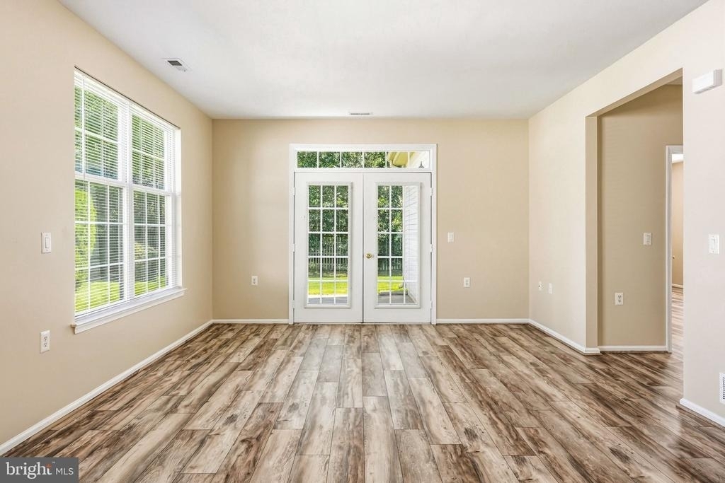 55 Warwick Way - Photo 10