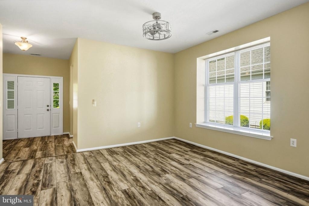 55 Warwick Way - Photo 7