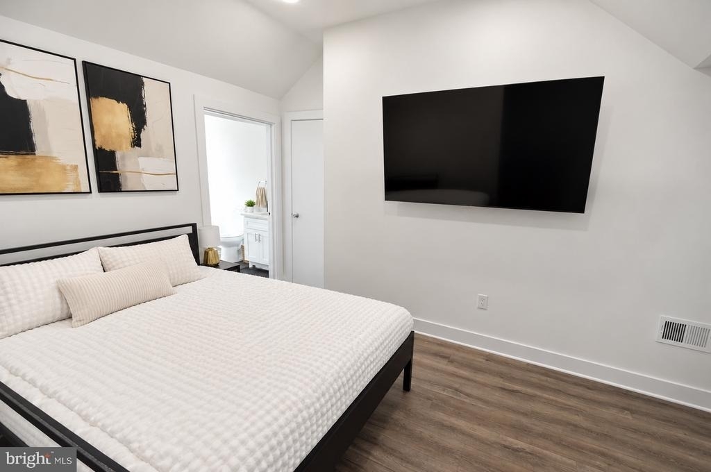 211 E Union Street - Photo 6