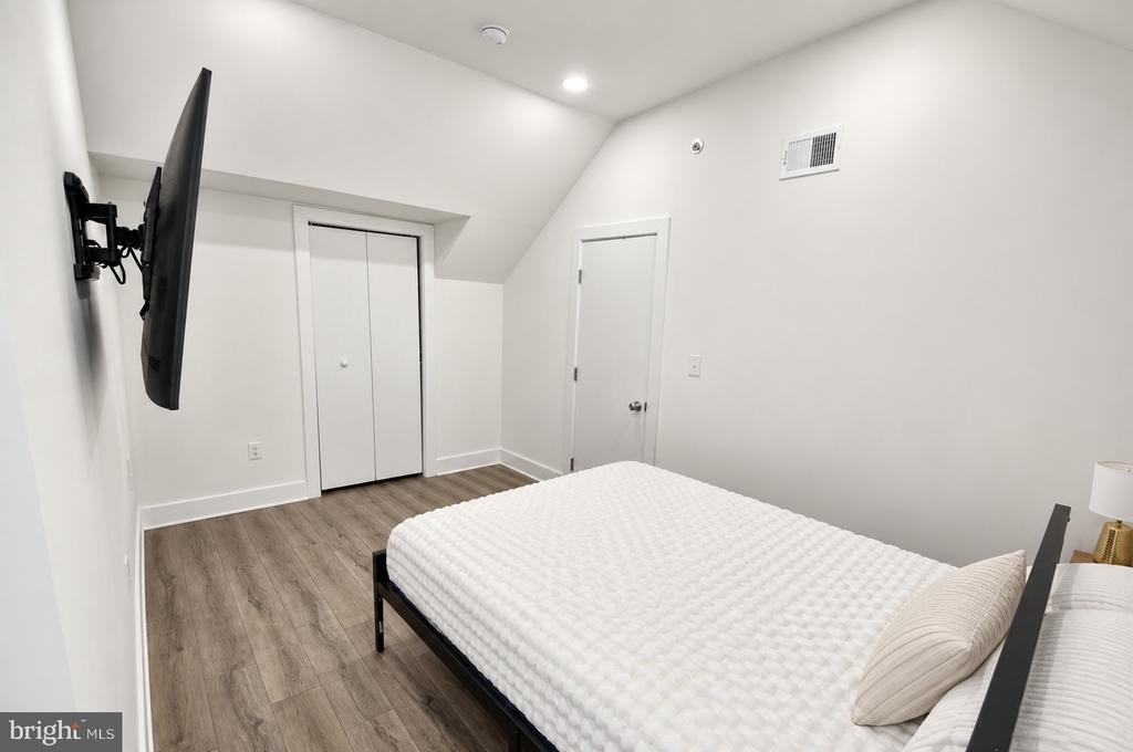 211 E Union Street - Photo 7