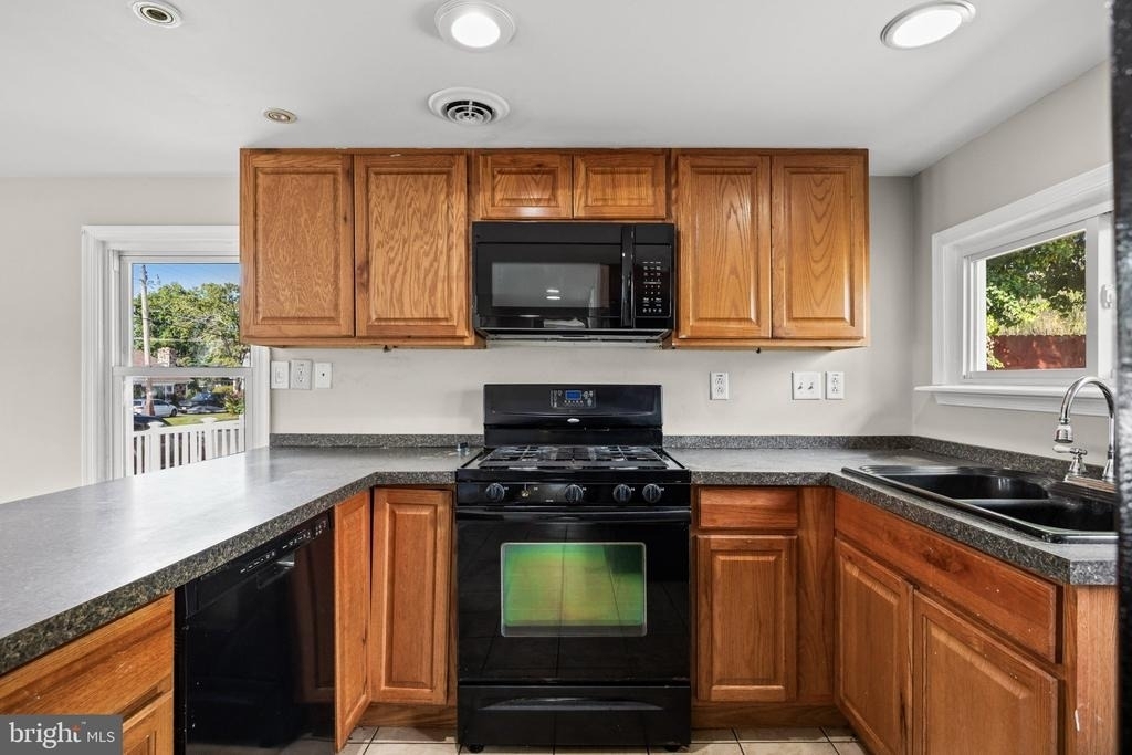 119 Jane Street - Photo 12