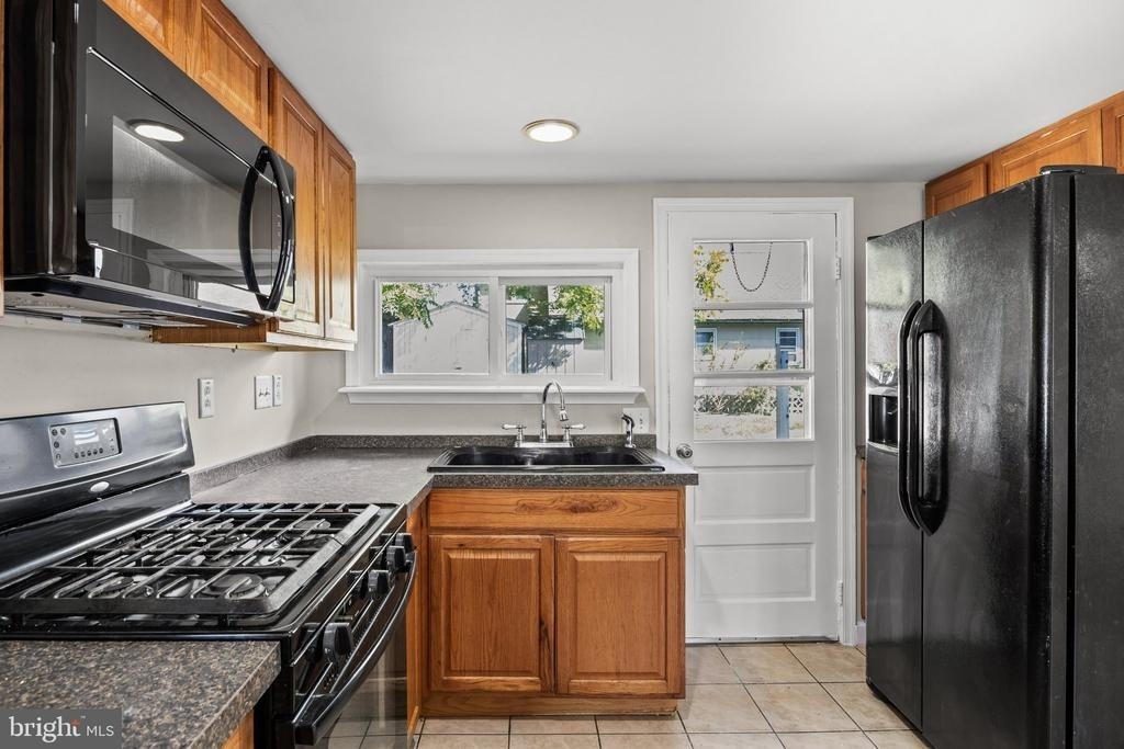 119 Jane Street - Photo 14