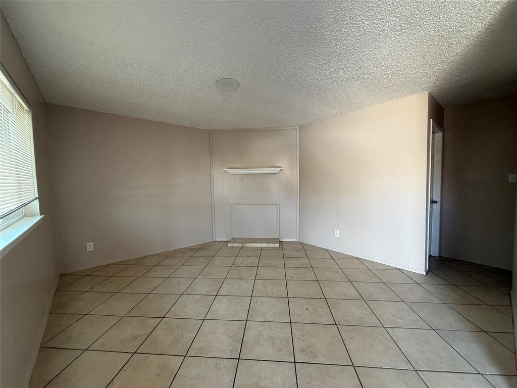 2203 Donahue Ln - Photo 7