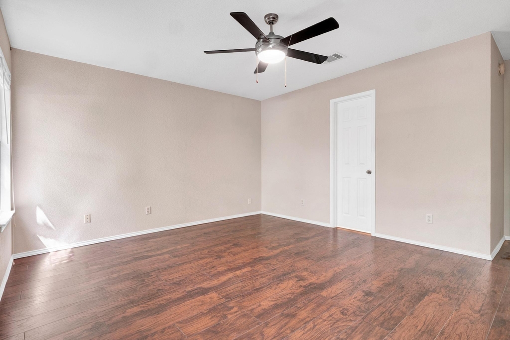 1415 Quicksilver Cir - Photo 6