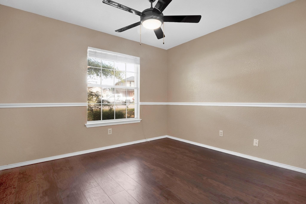 1415 Quicksilver Cir - Photo 14
