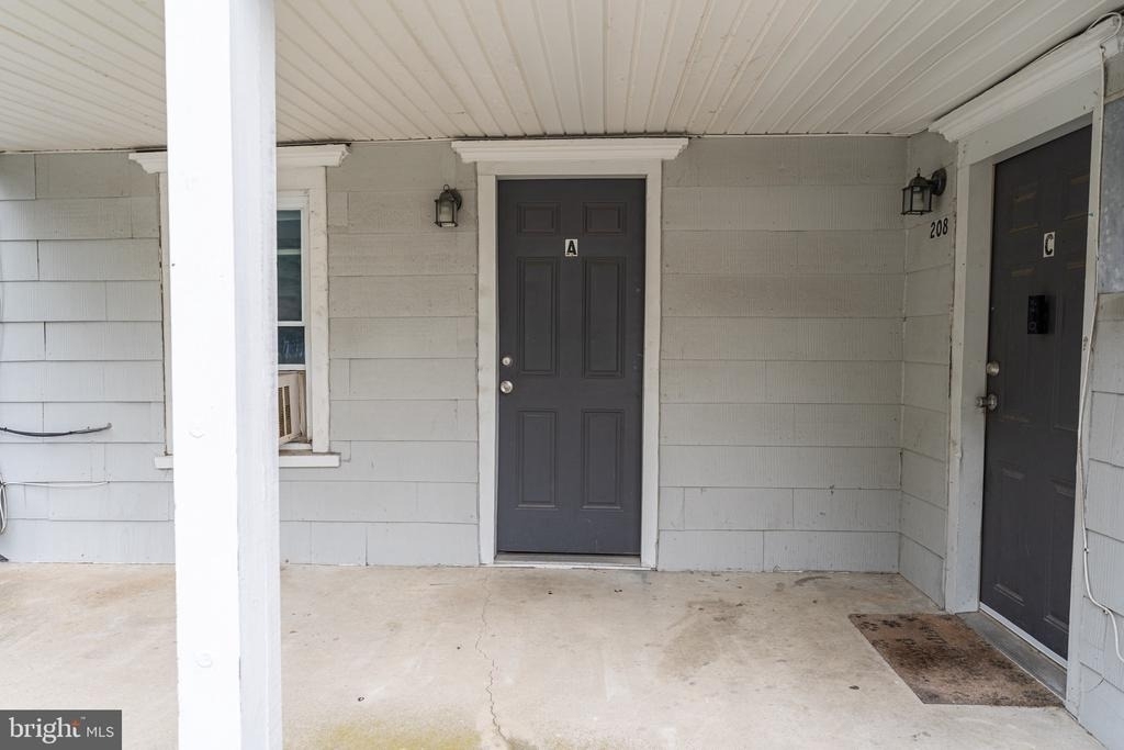 208 E East Street - Photo 5